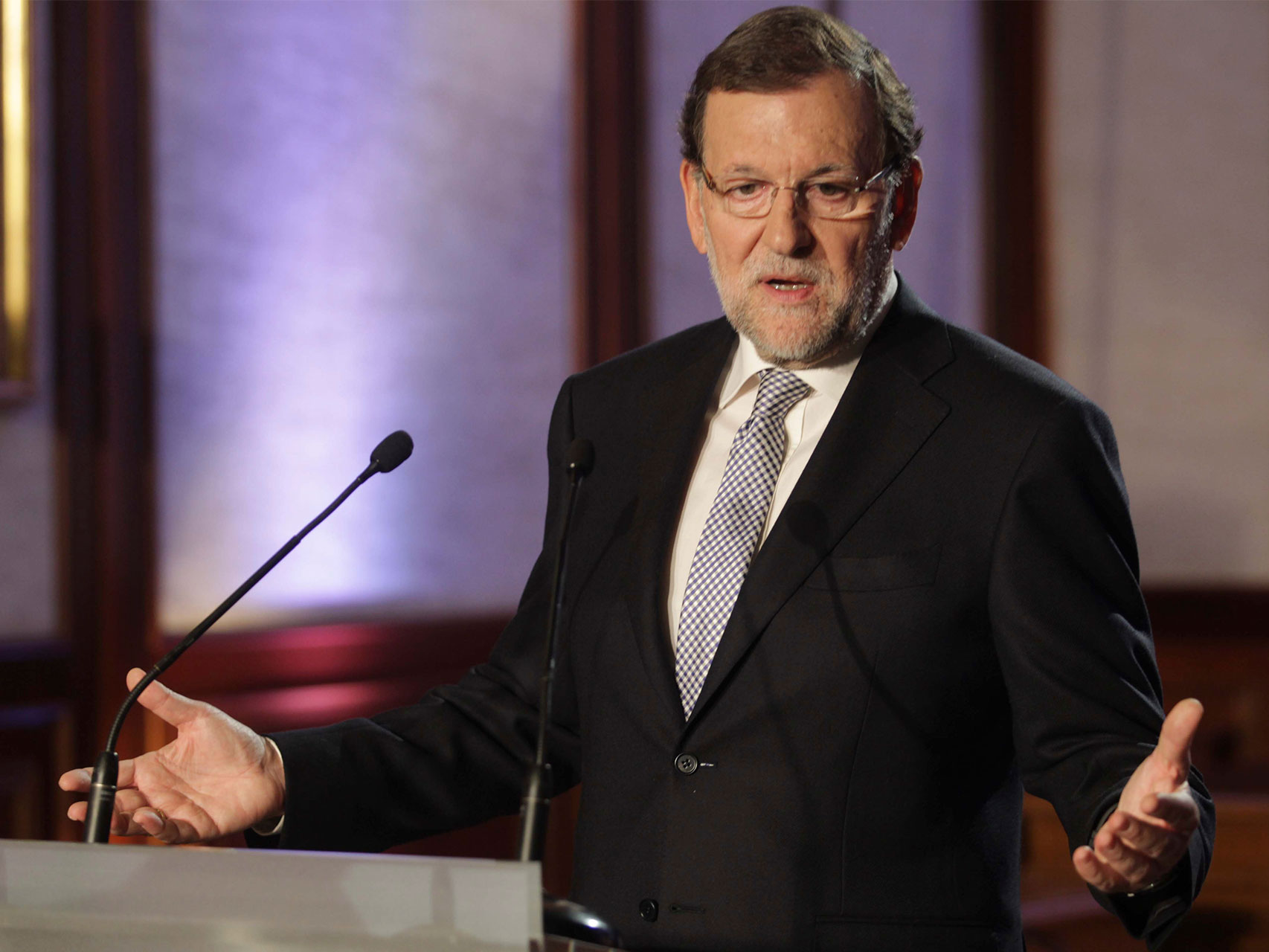 El presidente del Gobierno, Mariano Rajoy, durante la declaración que ha hecho en el ayuntamiento de Béjar (Salamanca).