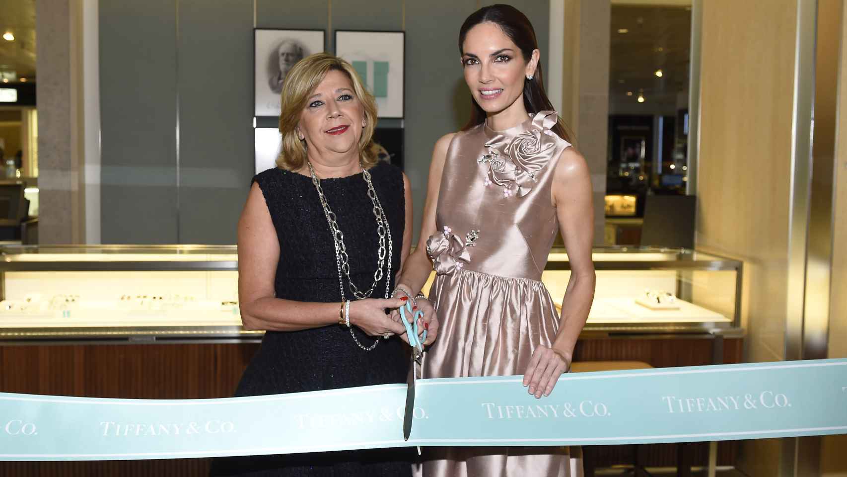 Eugenia Silva en la inauguración del corner de Tiffany & Co.