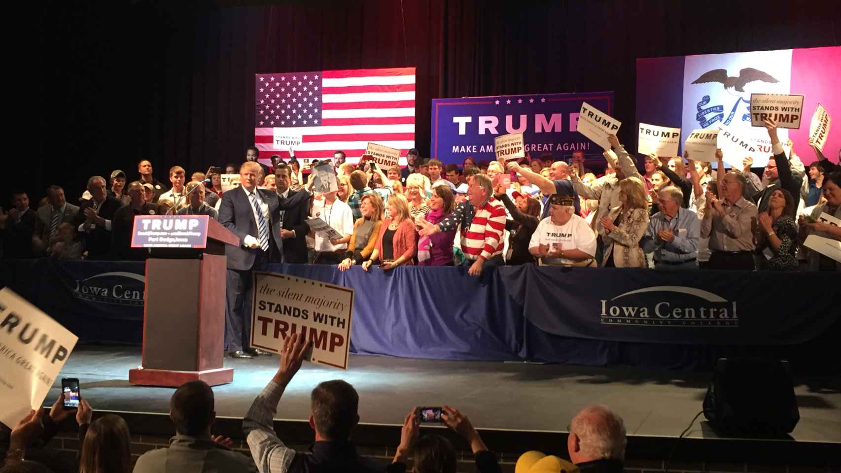 Trump, aclamado por sus seguidores en Iowa