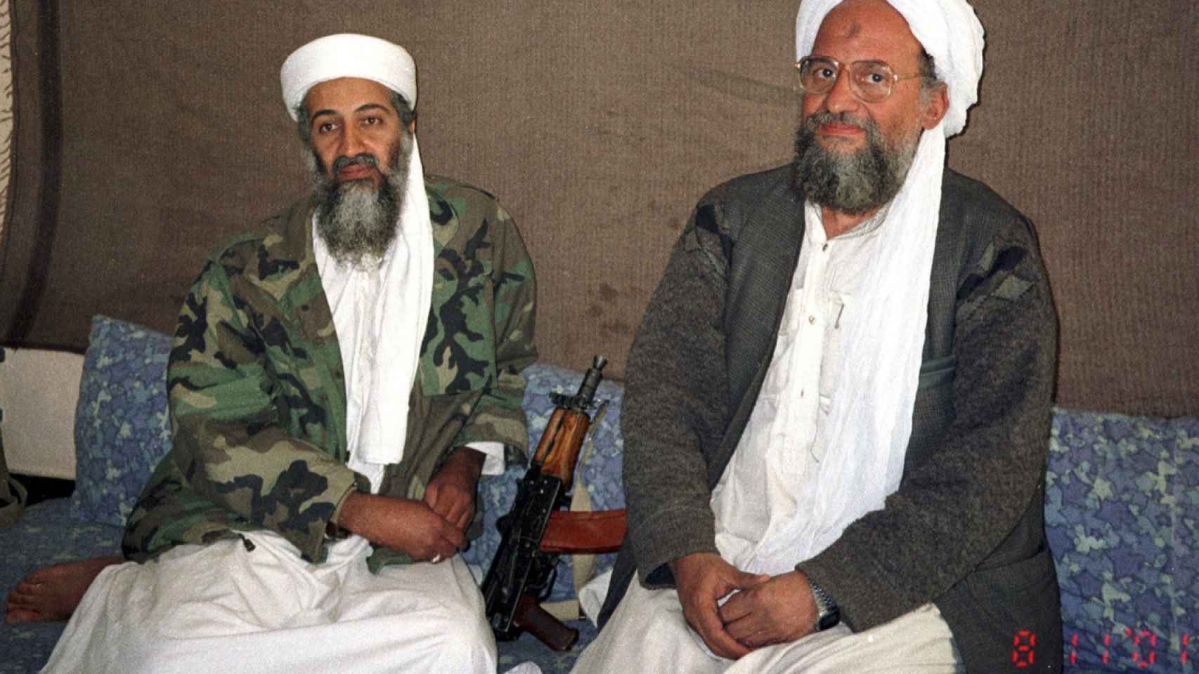 Aymán Al-Zawahirí, junto a Osama Bin Laden.