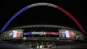 El estadio de Wembley en homenaje a las víctimas.