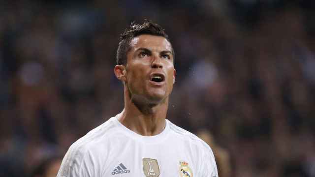 Cristiano Ronaldo se lamenta tras una ocasión de gol fallida ante el PSG.