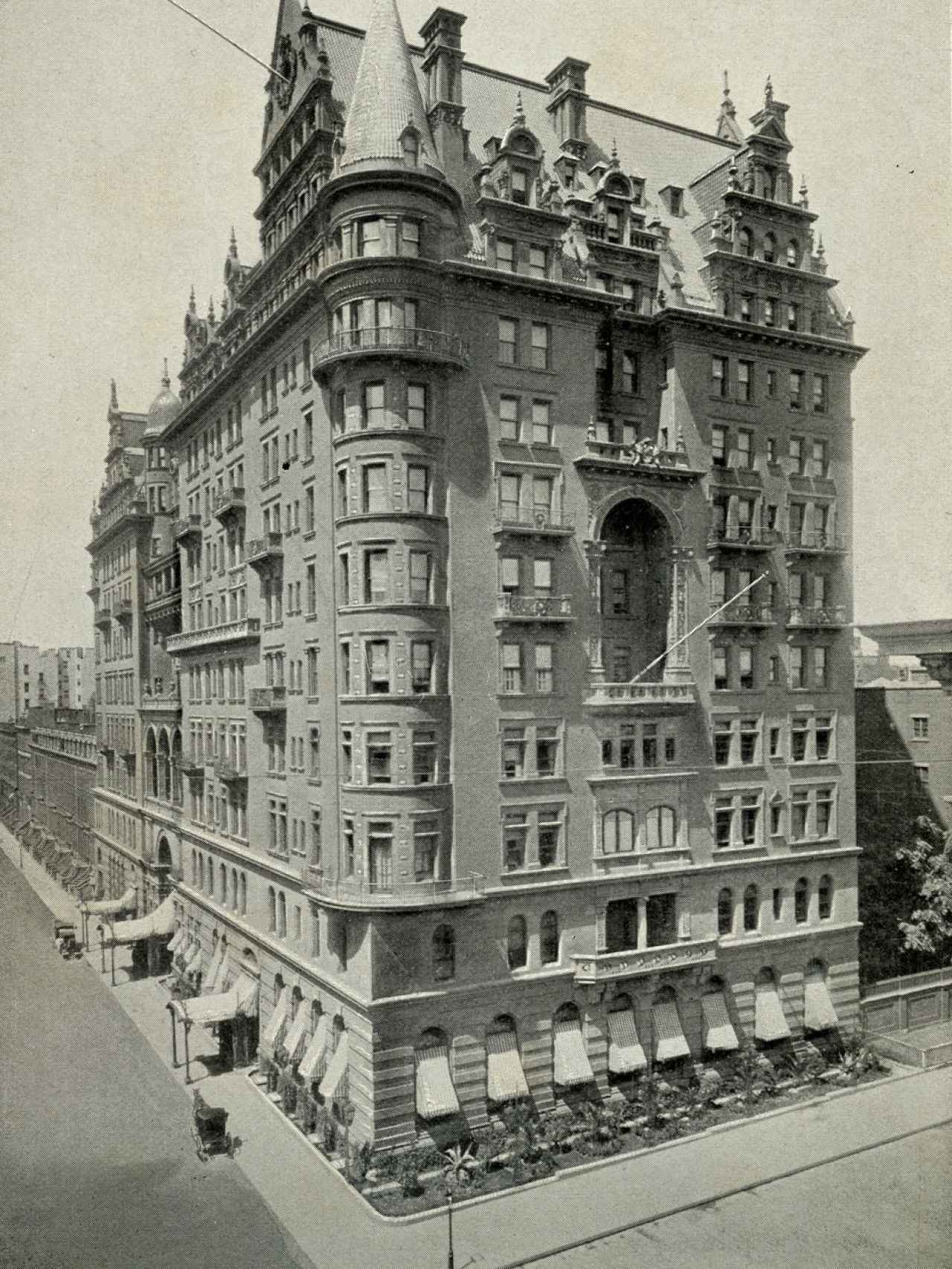 El hotel Waldorf (1893) germen de lo que cuatro años después sería el primer Waldorf-Astoria.