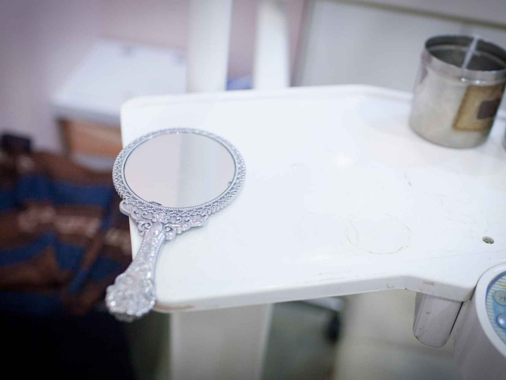 Un espejo en la clínica.