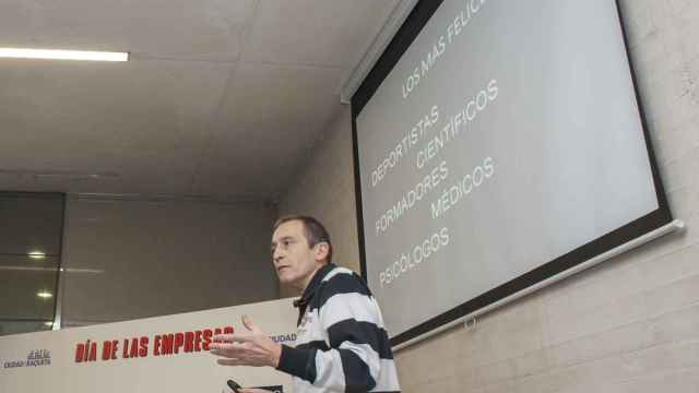 José Luis Llorente durante su conferencia sobre motivación en el liderazgo del futuro.