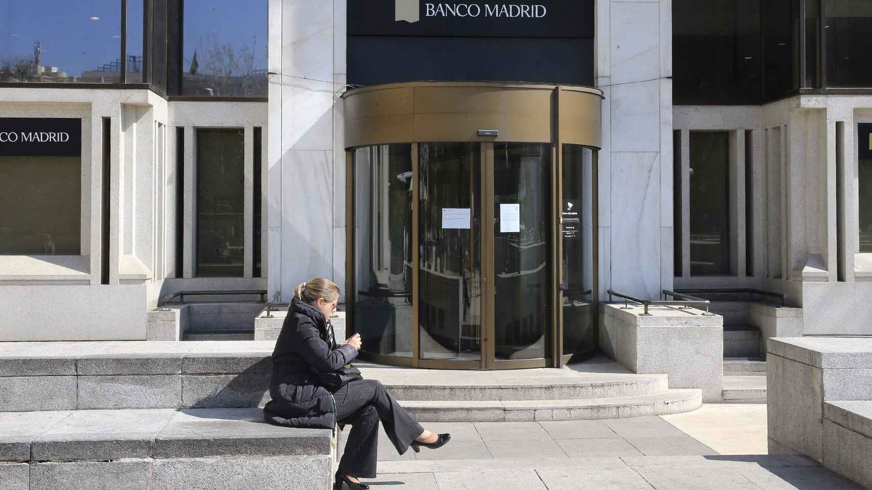 Sede clausurada de Banco Madrid.