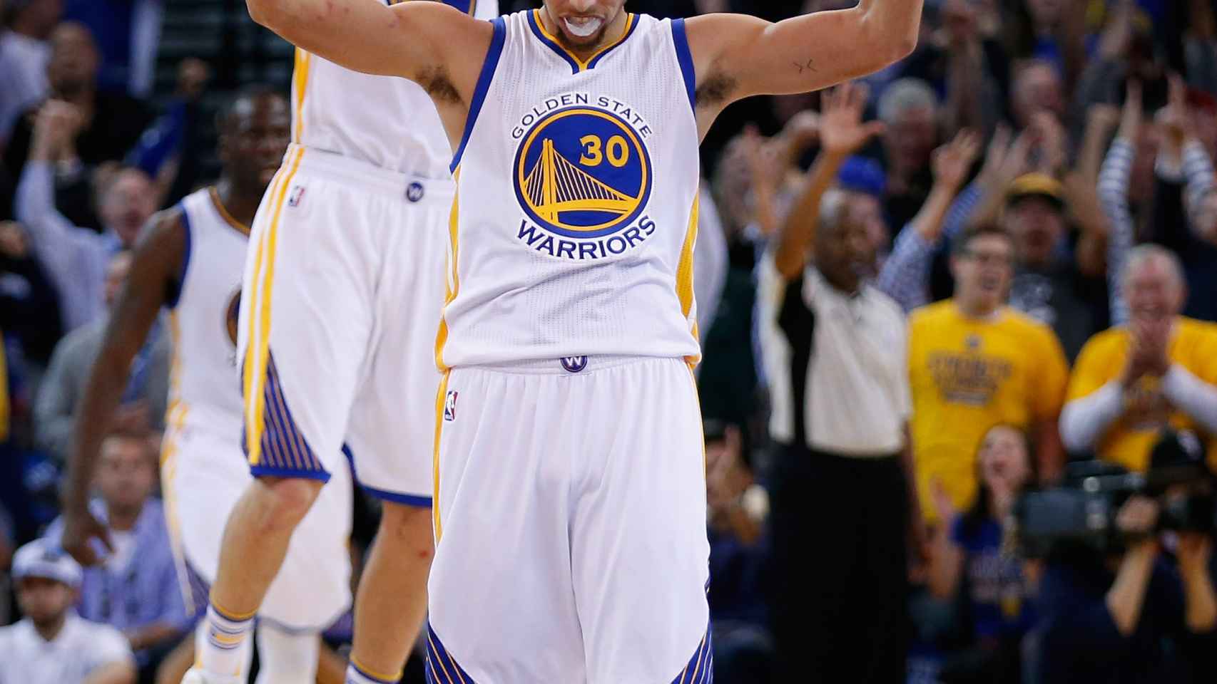 Stephen Curry y Klay Thompson, santo y seña de los Golden State Warriors.
