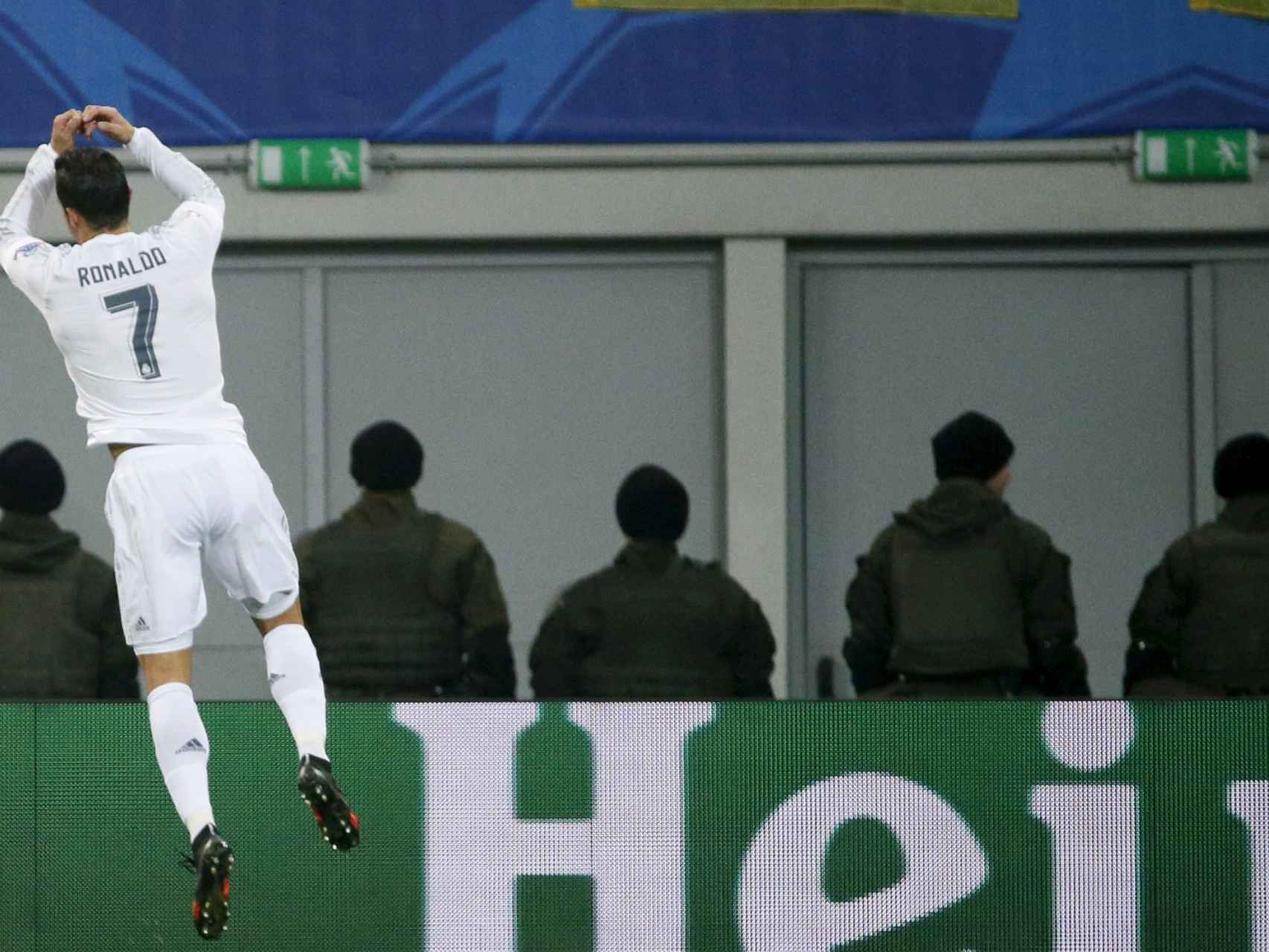 Cristiano celebra su primer gol.