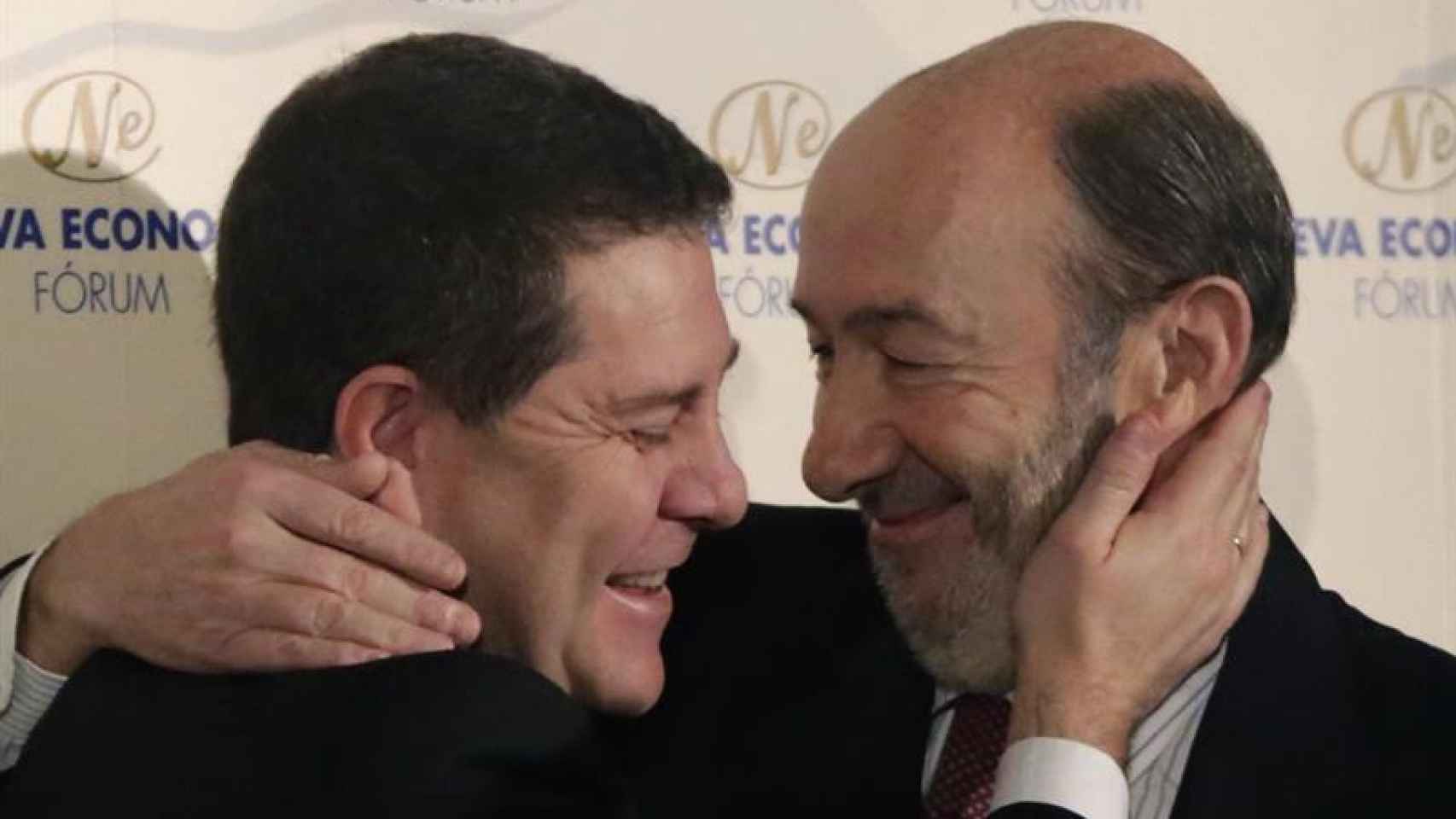Emiliano García-Page con Pérez Rubalcaba, ex secretario general del PSOE, este miércoles en Madrid