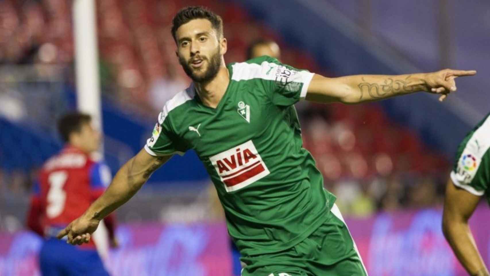 Borja Bastón celebra un gol con el Eibar. / EFE