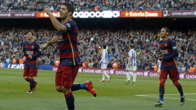 Luis Suárez celebra su gol ante la Real Sociedad.