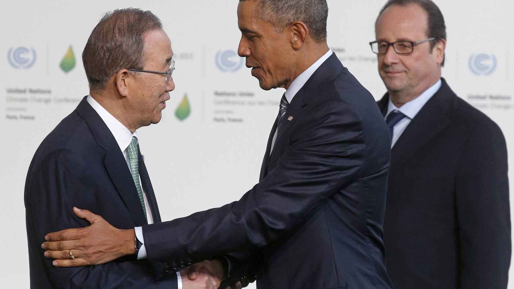 Ban-Ki-moon y Obama se saludan en presencia de François Hollande