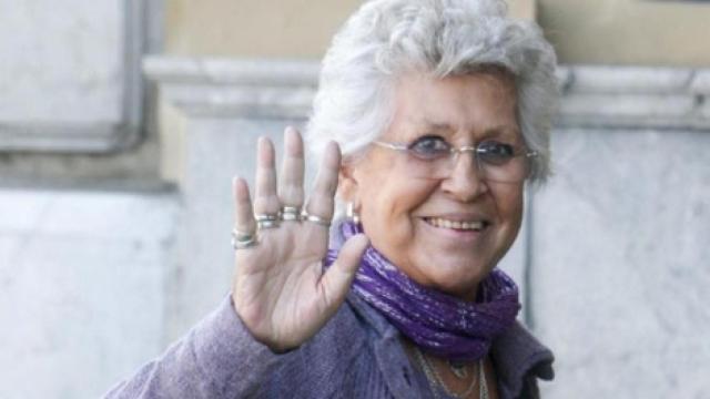 Pilar Bardem entra en campaña criticando a los políticos de las collejas