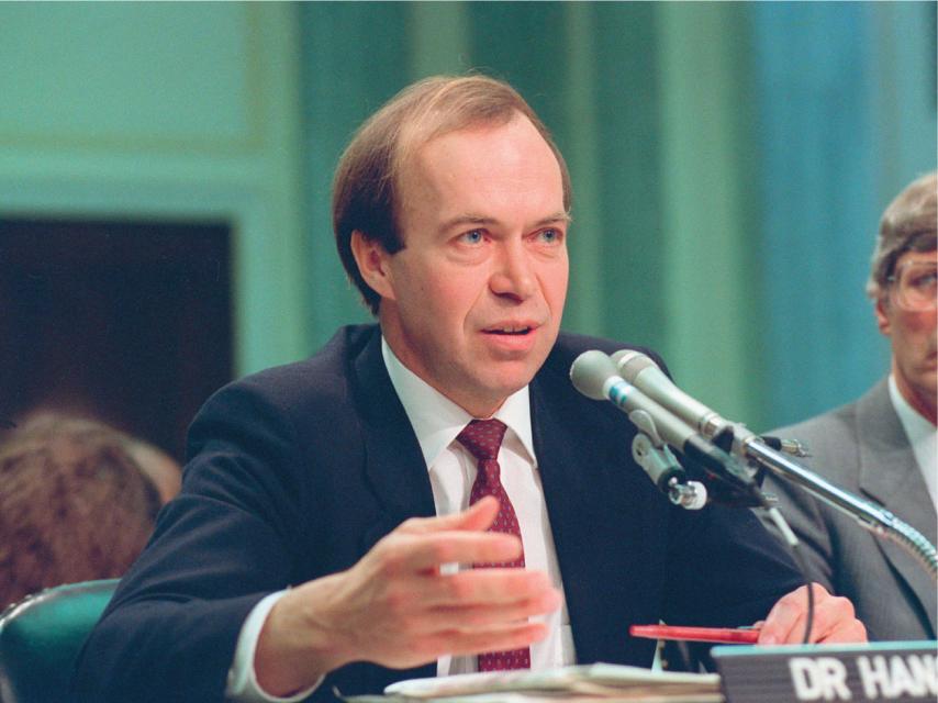 James Hansen testifica ante el Congreso de Estados Unidos en 1988.