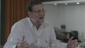 Mariano Rajoy charla con Bertín Osborne en 'En la tuya o en la mía' (RTVE)