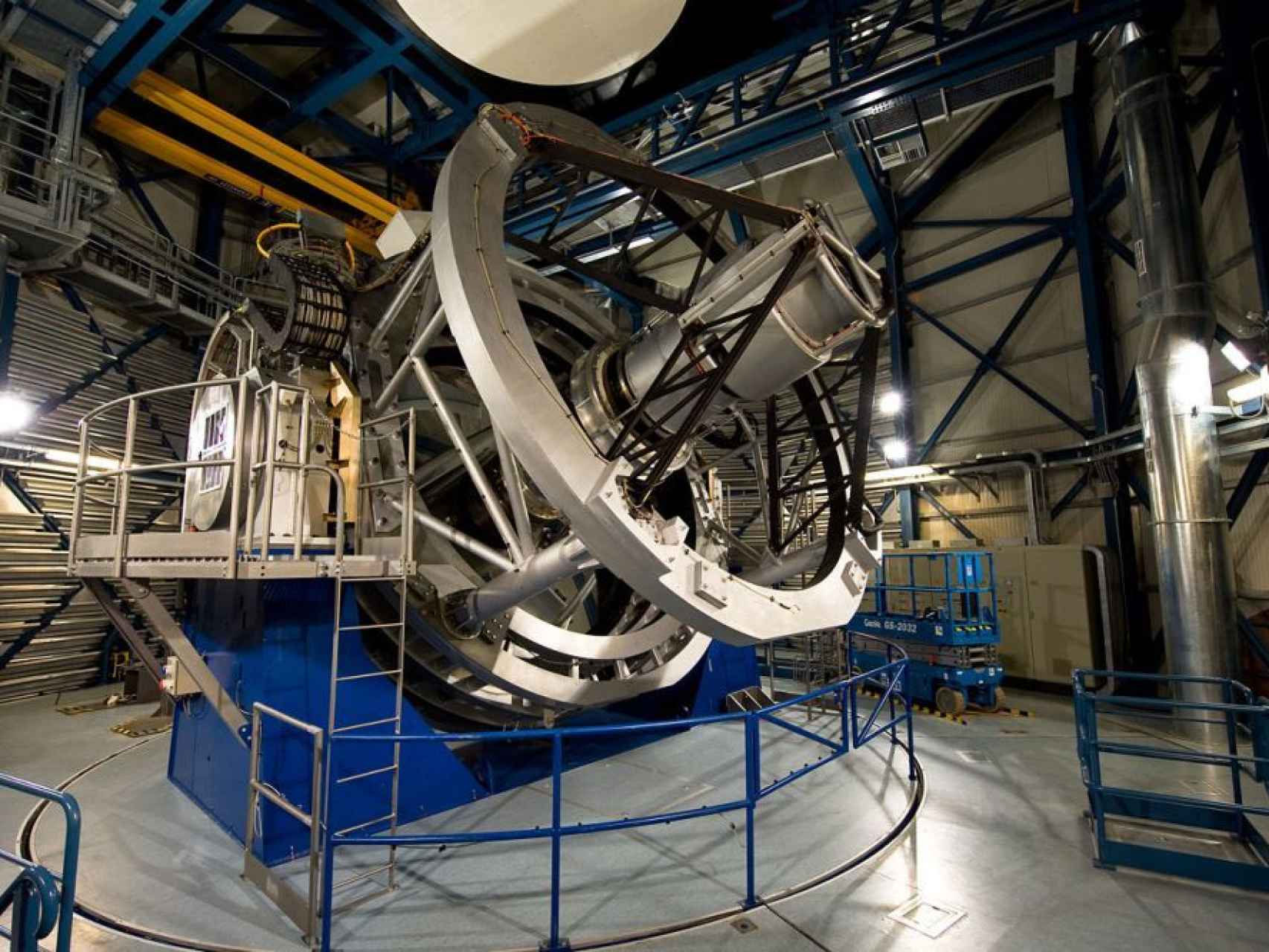 Visible and Infrared Survey Telescope for Astronomy (VISTA)