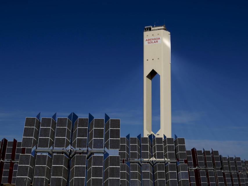 Planta de energía solar de Abengoa en Sanlucar la Mayor.