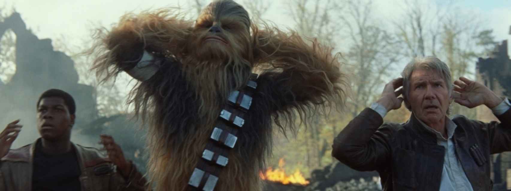 Finn, Chewbacca y Han Solo, ante las fuerzas del Primer Orden