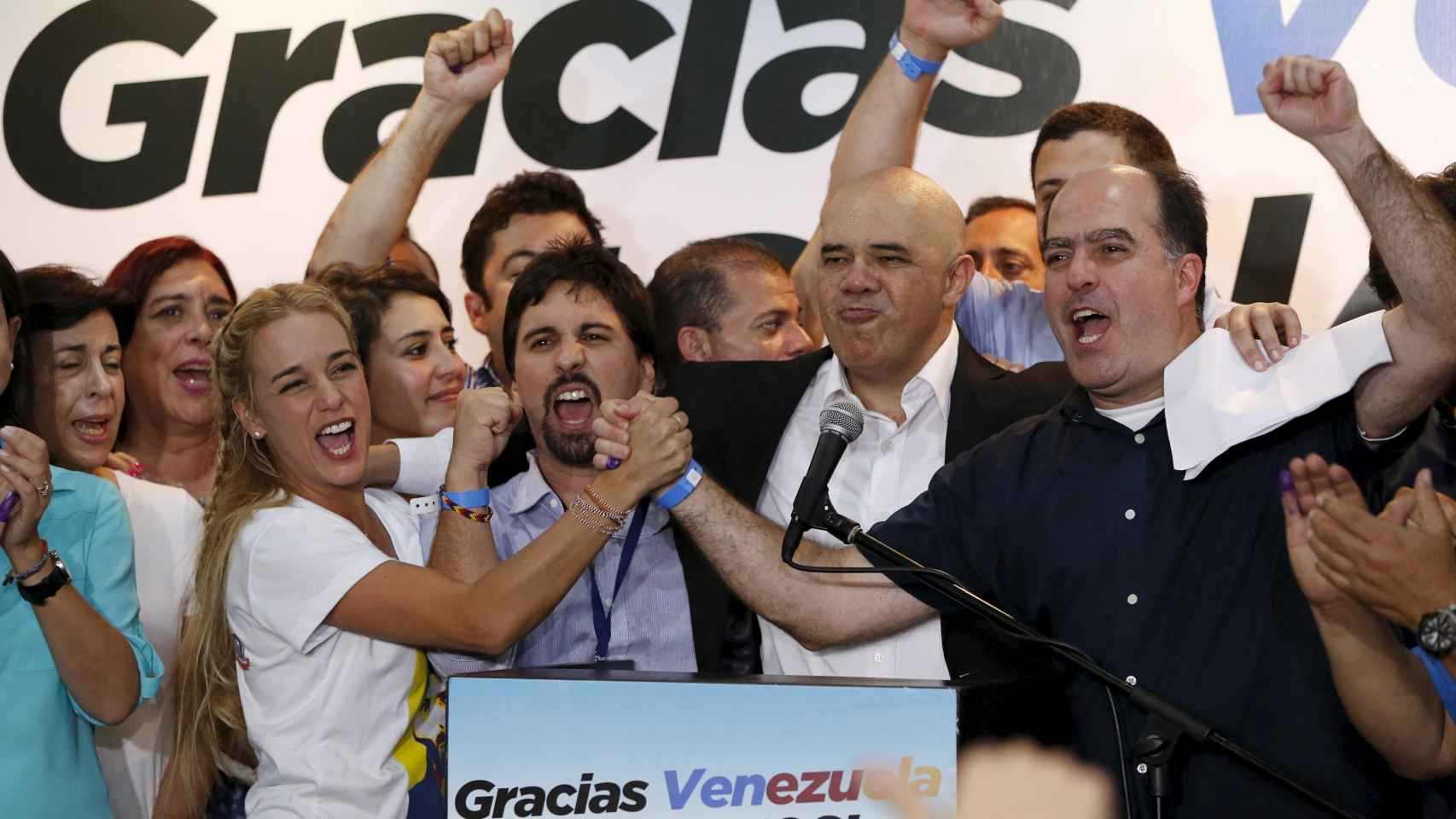 La oposición celebra los resultados de este domingo en Venezuela. Carlos Garcia Rawlins / Reuters