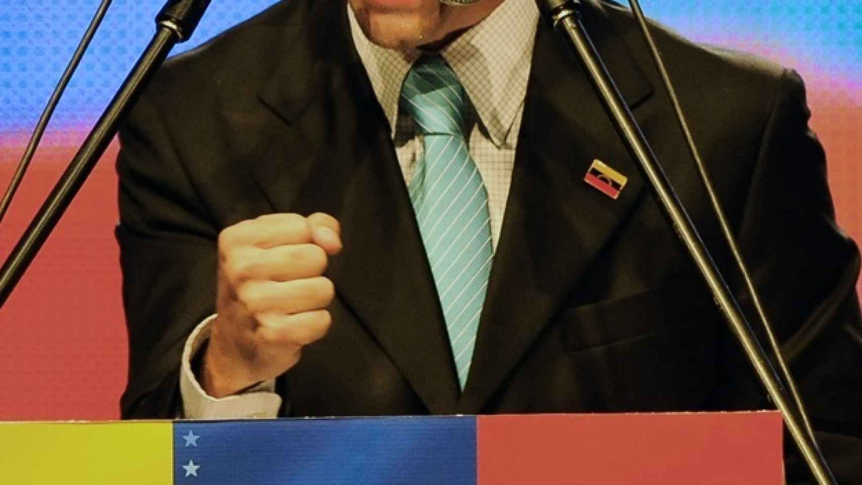 Capriles en el acto de investidura como candidato por la MUD el 14 de febrero de 2012