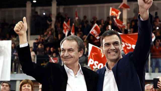 Zapatero, con Sánchez en Gijón antes de la marcha del expresidente.