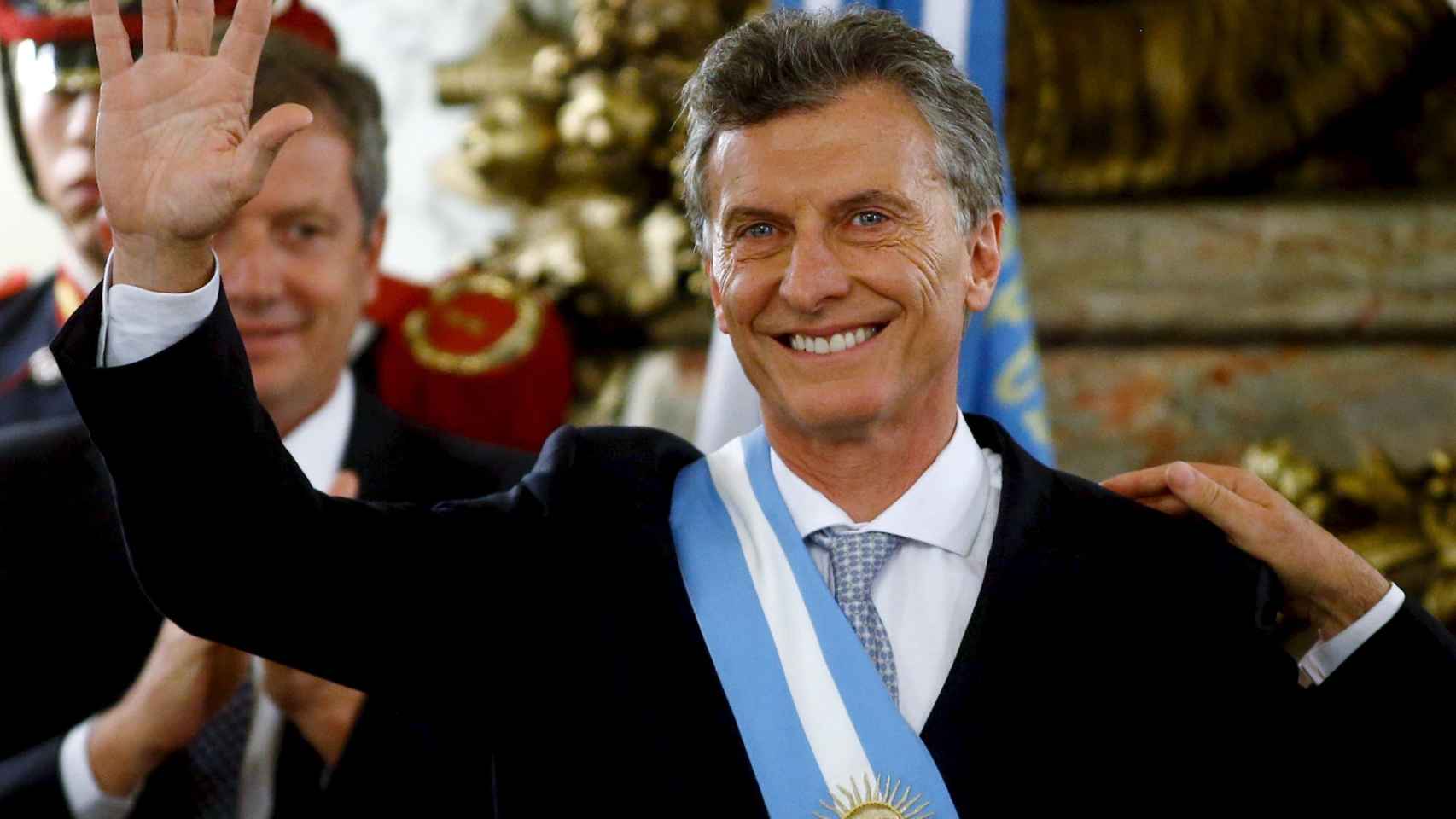 Macri, con la banda presidencial en la Casa Rosada
