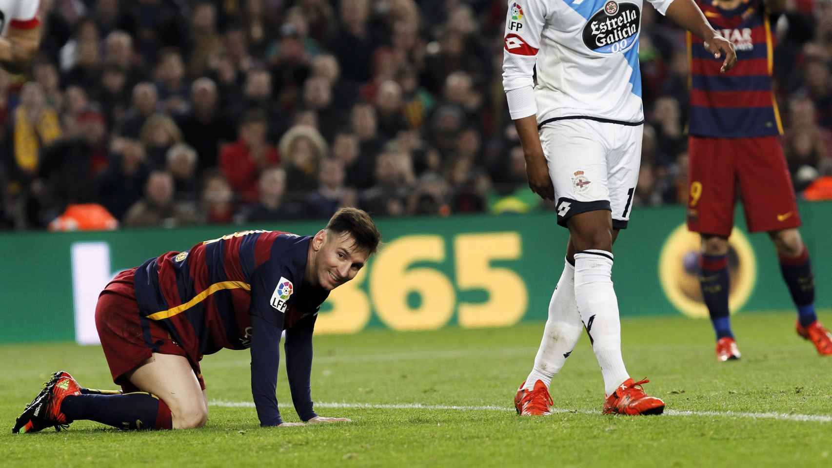 Messi se lamenta por una ocasión fallada ante el Deportivo.