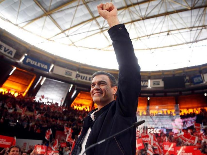 Pedro Sánchez en el Pabellón de la Fuente de San Luis.