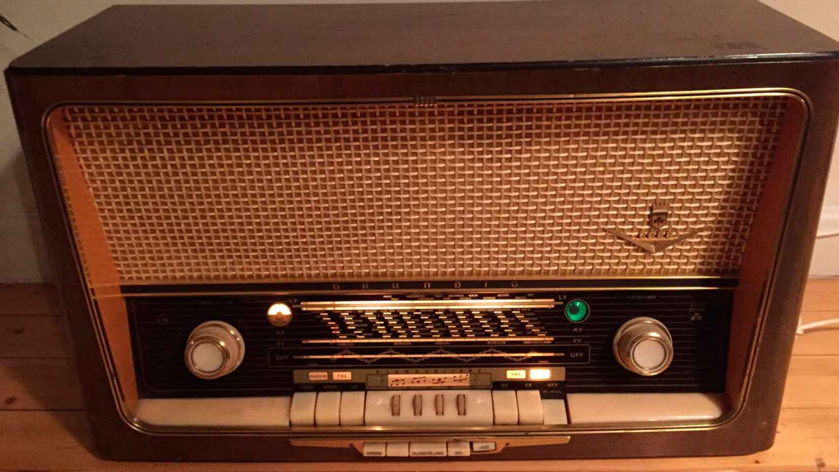Tecnología vintage: Resucita una radio de 58 años con Chromecast Audio