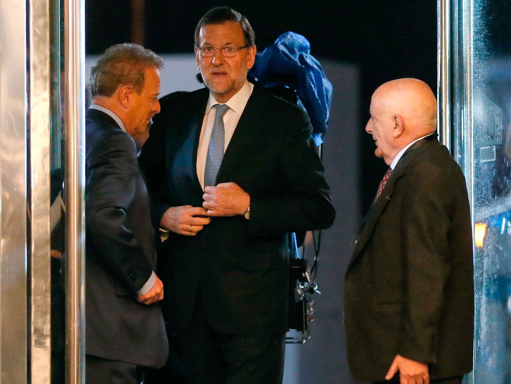 Rajoy llega a la Ecam, donde se celebra el debate.