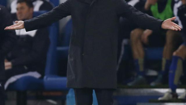 José Mourinho en el área técnica del King Power Stadium