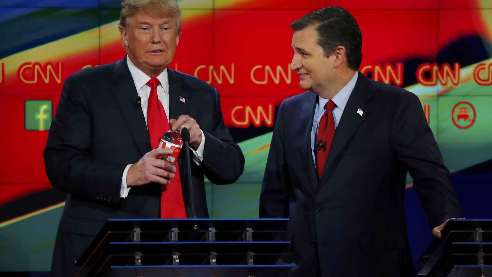 Donald Trump y Ted Cruz durante el quinto debate televisado ante las primarias republicanas.