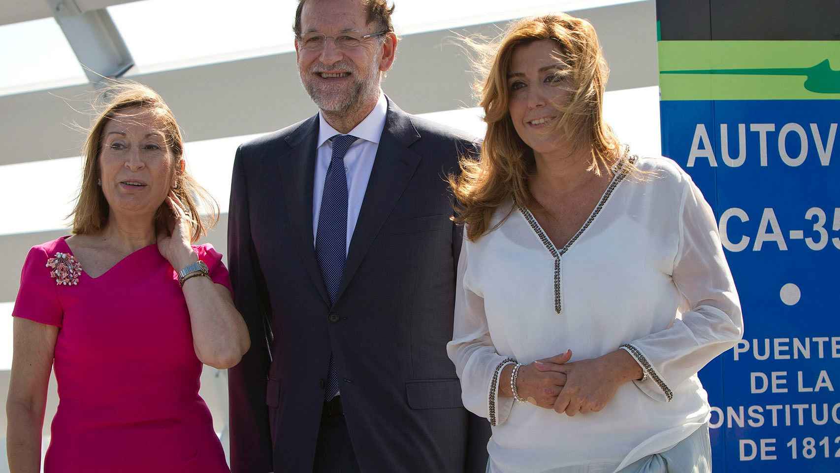 Susana Díaz y Rajoy, con Ana Pastor en su último encuentro, en septiembre.