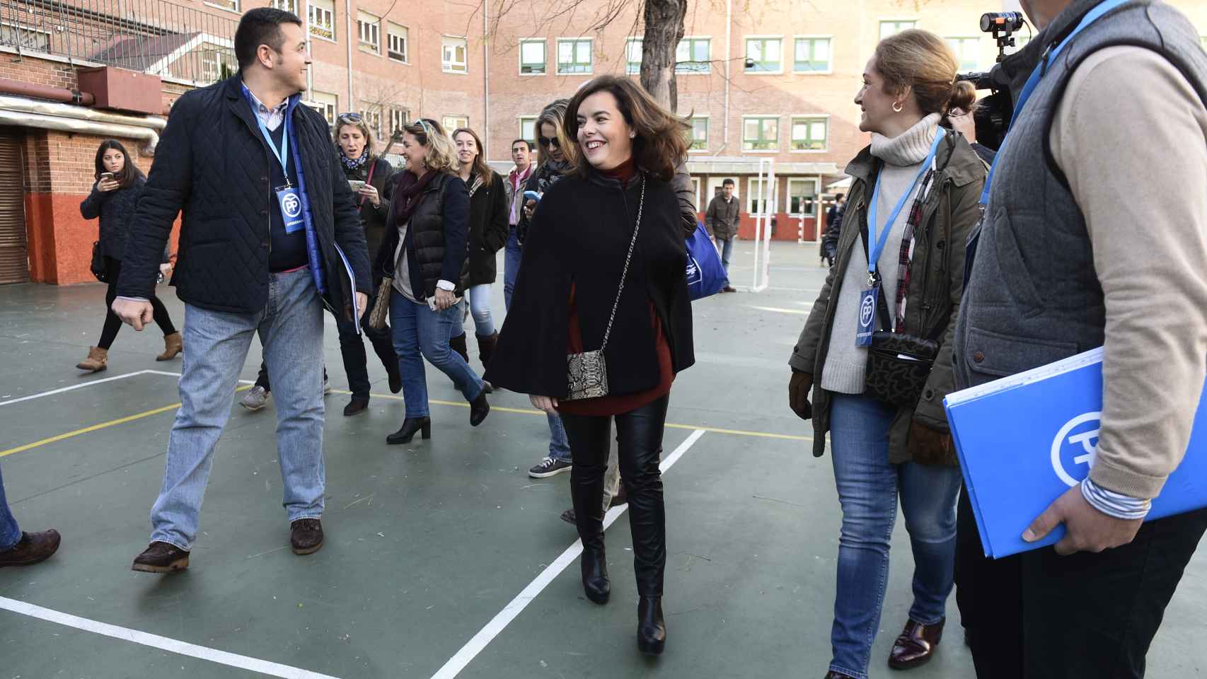 Soraya Sáenz de Santamaría ha elegido un look moderno para votar