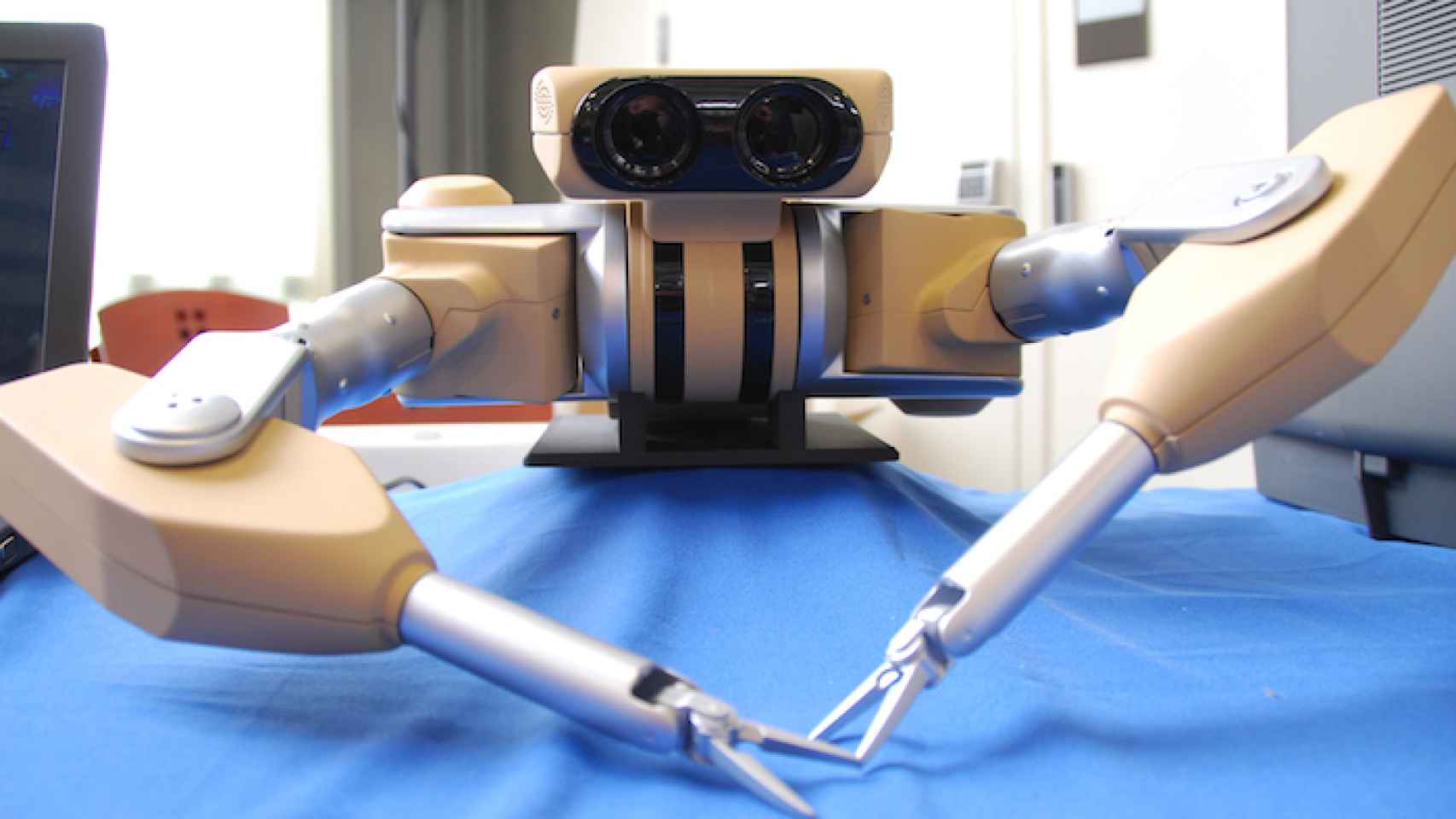 Acostúmbrate a estos robots médicos de Google porque pronto te operarán
