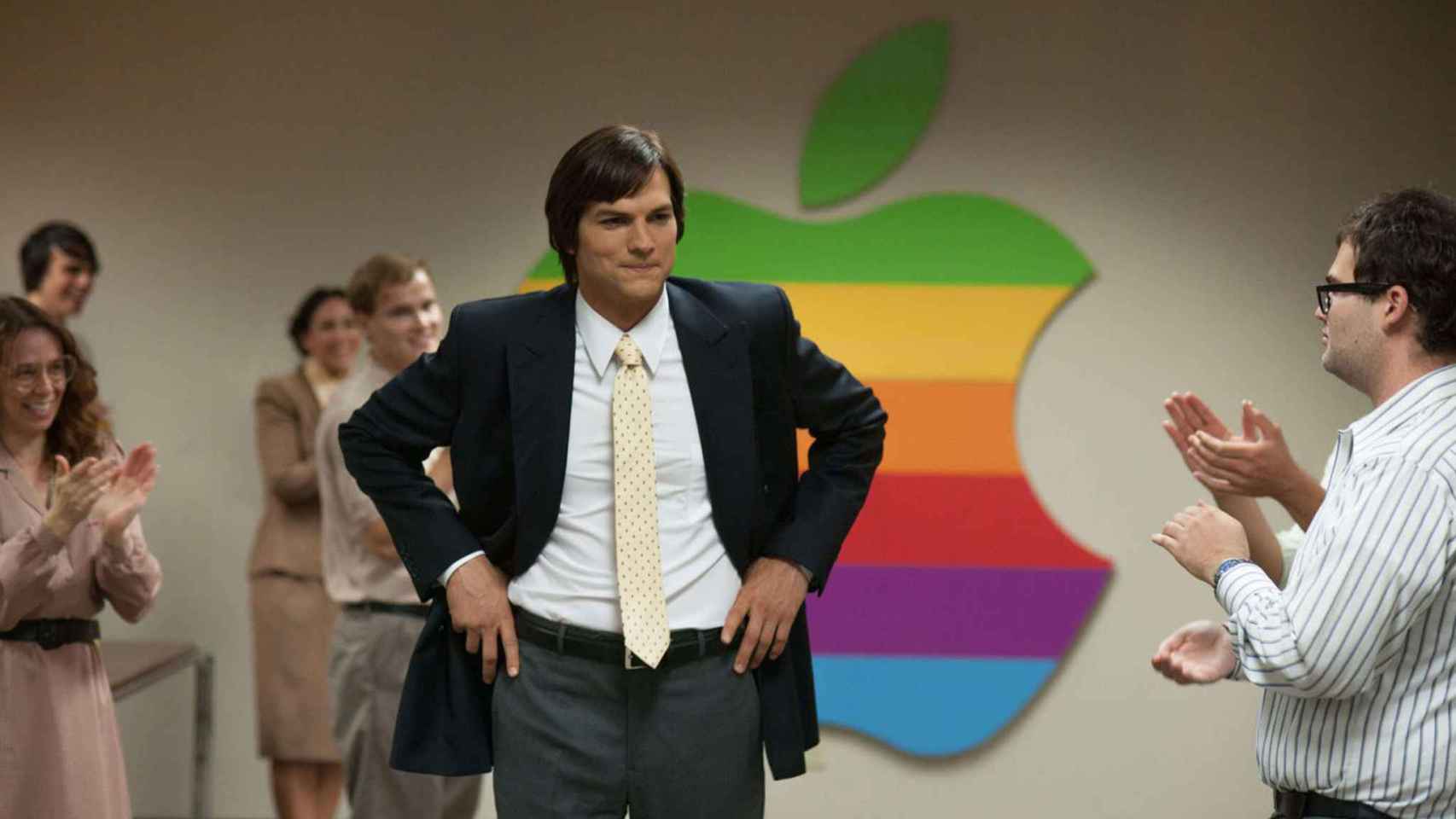 Ashton Kutcher, como Steve Jobs, en el filme de 2013
