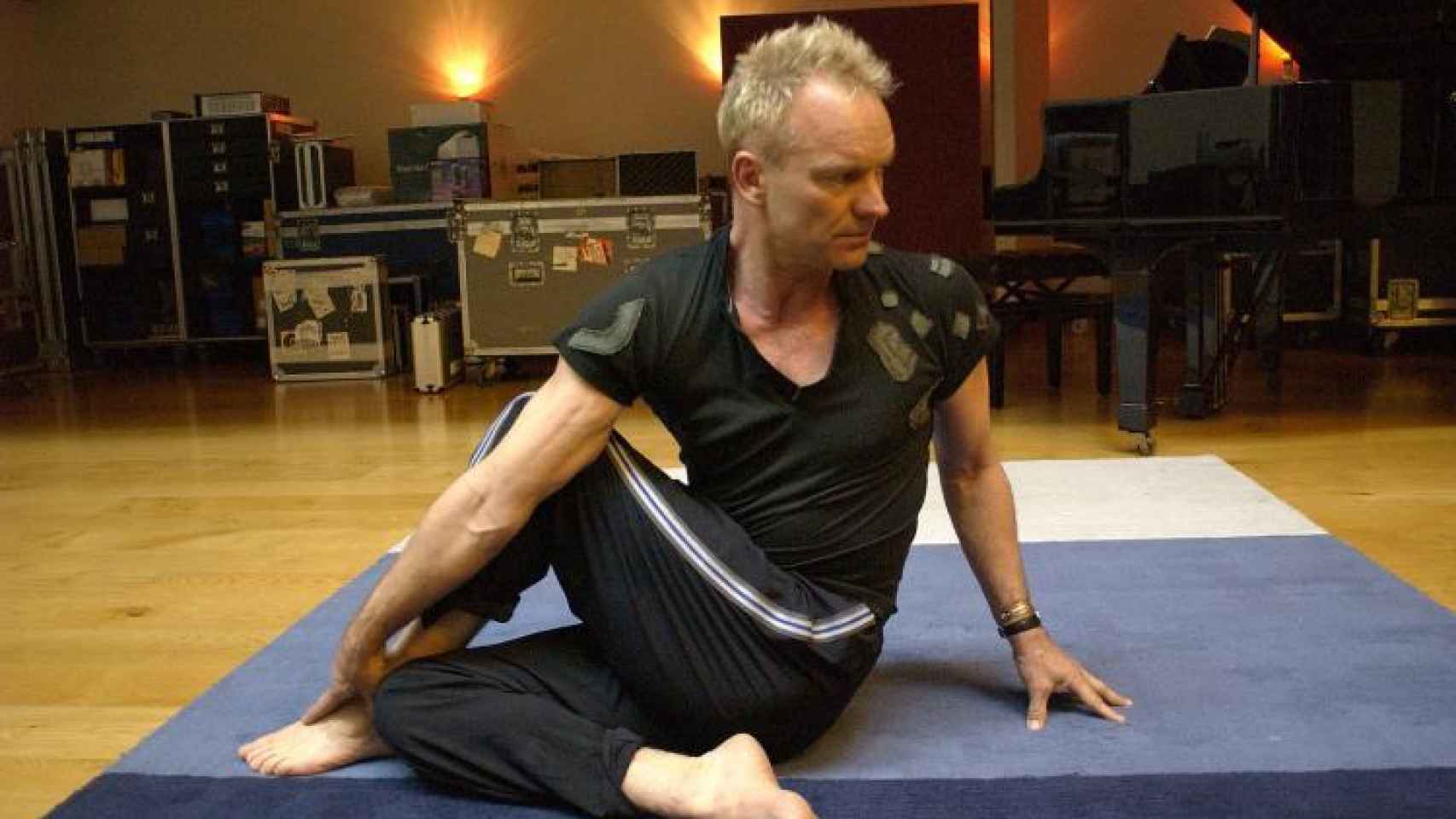 Sting practica yoga sin perder un día durante los últimos veinte años
