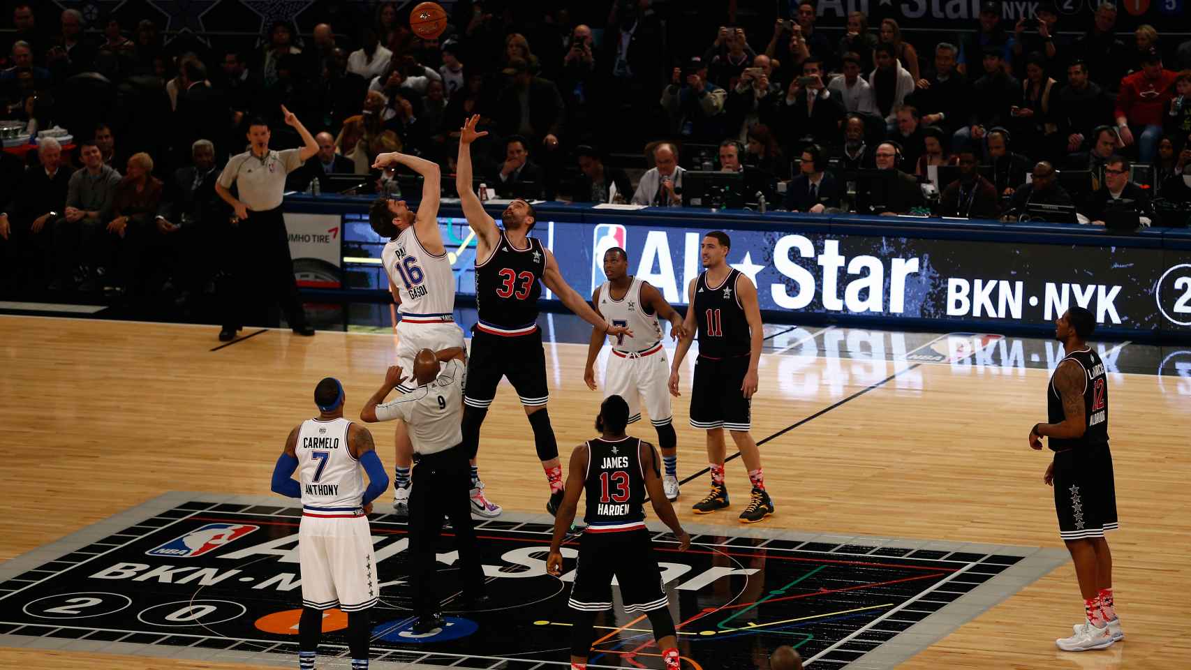 Los Gasol disputan el salto inicial en el NBA All-Star 2015