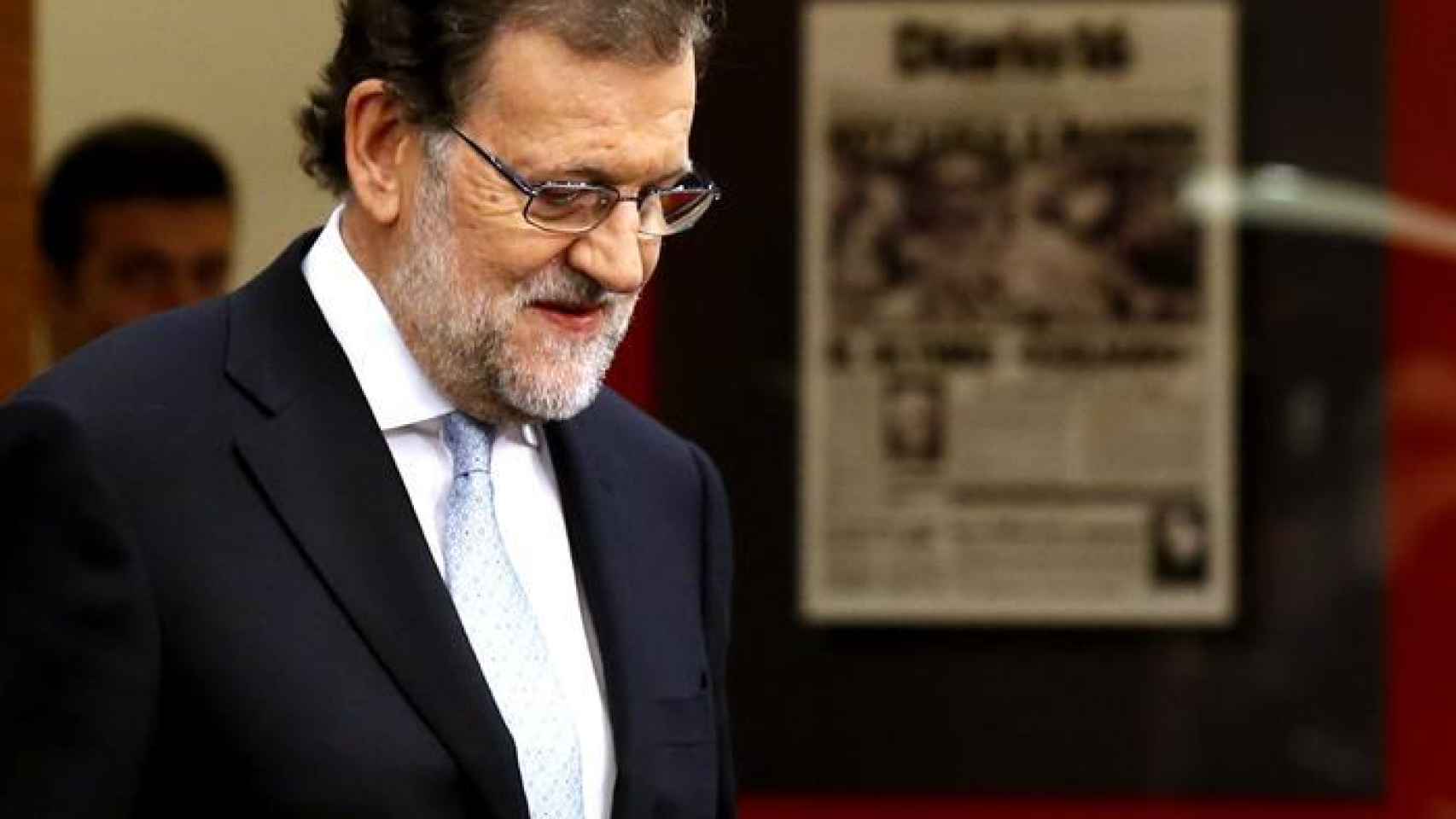 A Rajoy le  ha salido una melena corta por la parte trasera