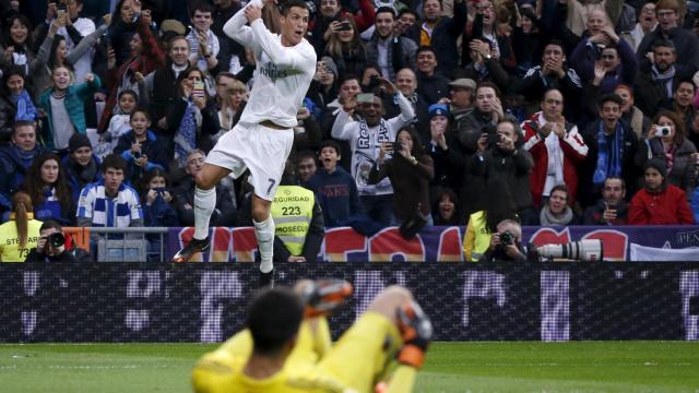 Cristiano Ronaldo celebra el primero de sus dos tantos ante la Real.