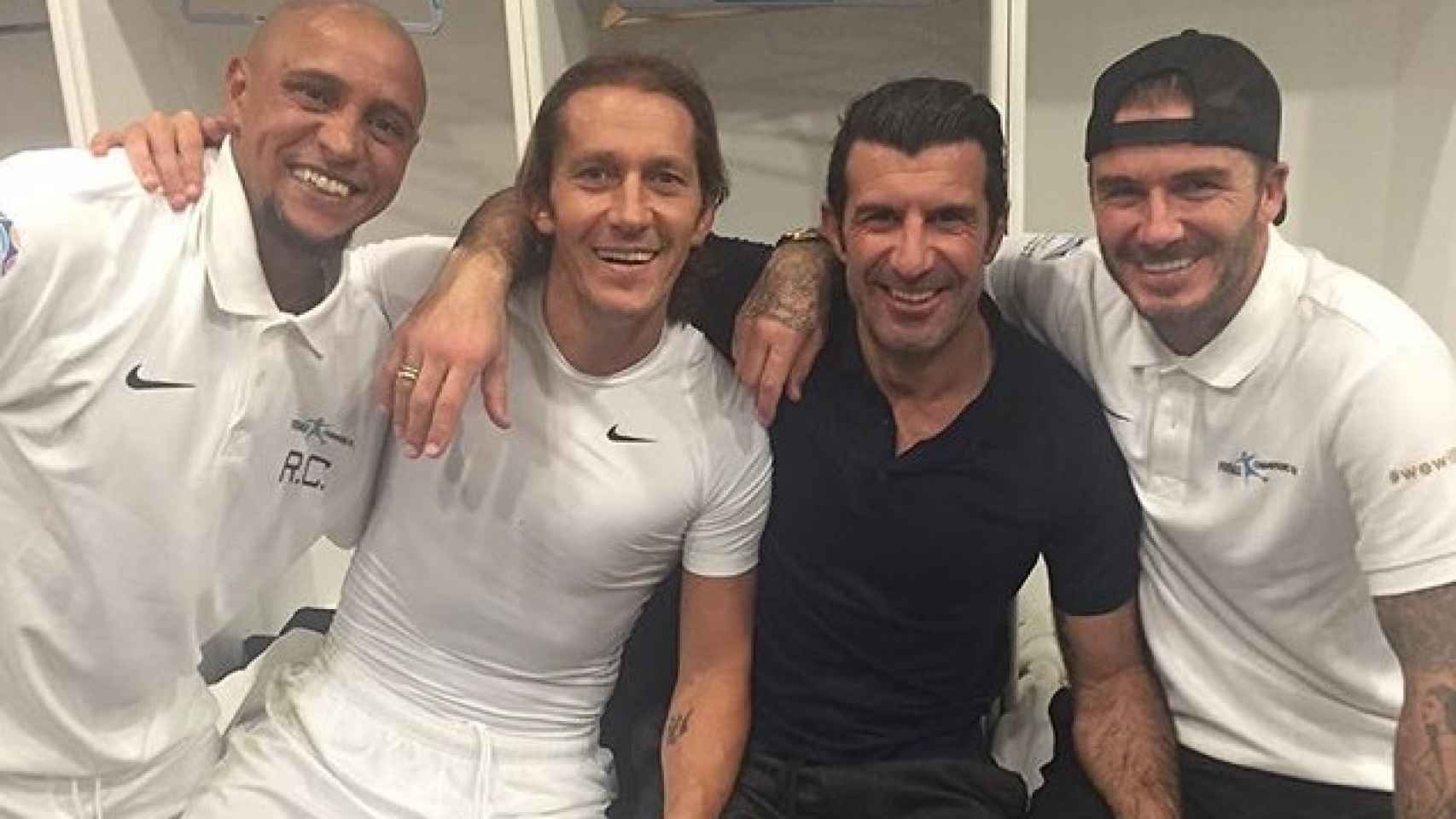 David Beckham posa con sus viejos amigos ex jugadores del Real Madrid
