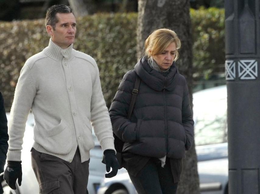 Urdangarin y la infanta Cristina, alejados de Zarzuela en las Navidades de 2014.