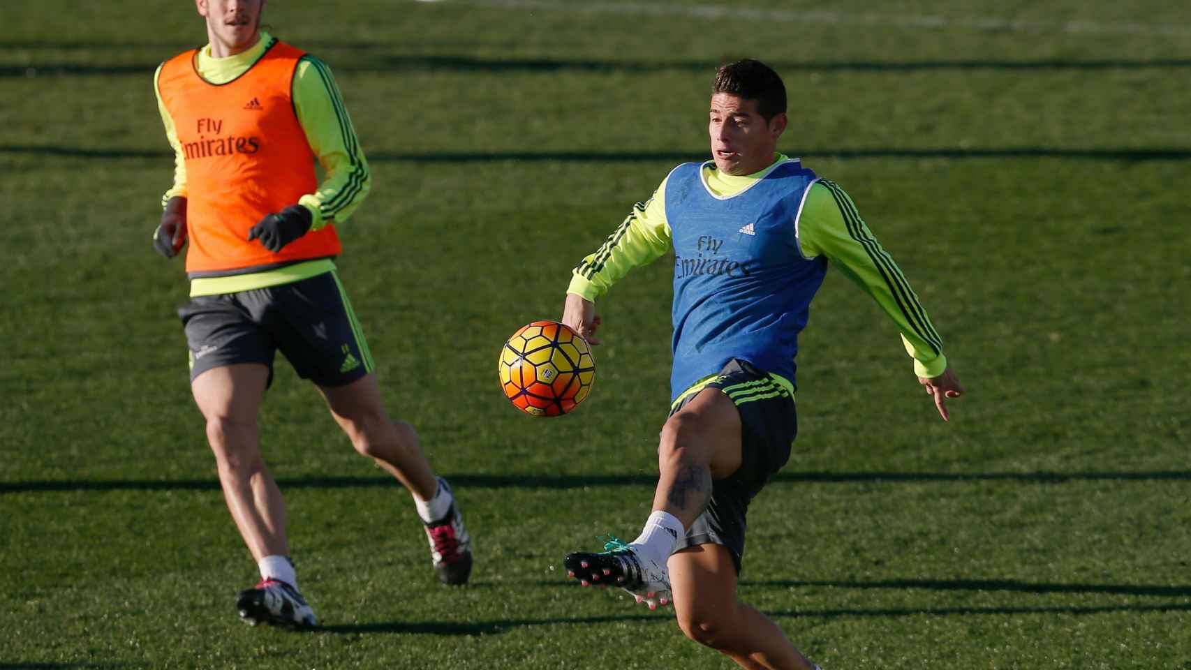 James Rodríguez en un entrenamiento con el Madrid.