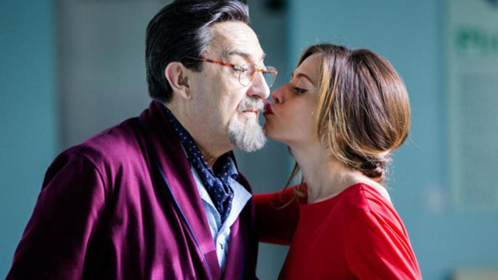 Mariano Peña y María León en 'Allí abajo' (Atresmedia)