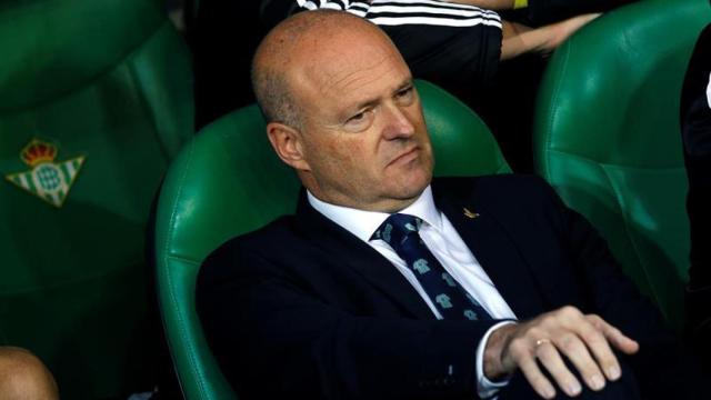 El entrenador del Betis Pepe Mel durante el partido frente al Sevilla.