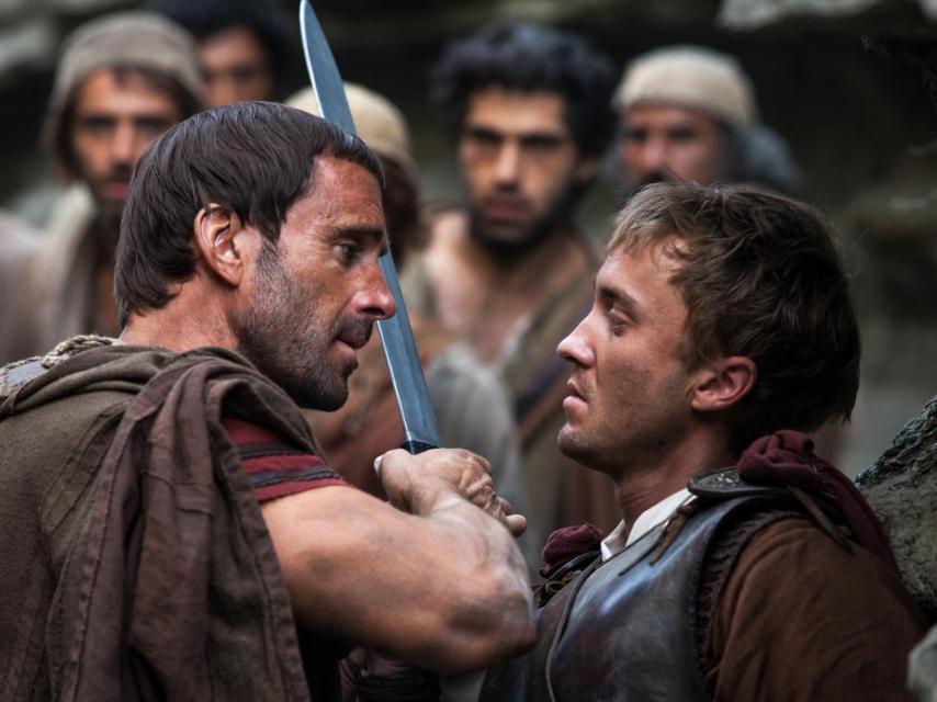 Joseph Fiennes y Tom Felton, en Resucitado