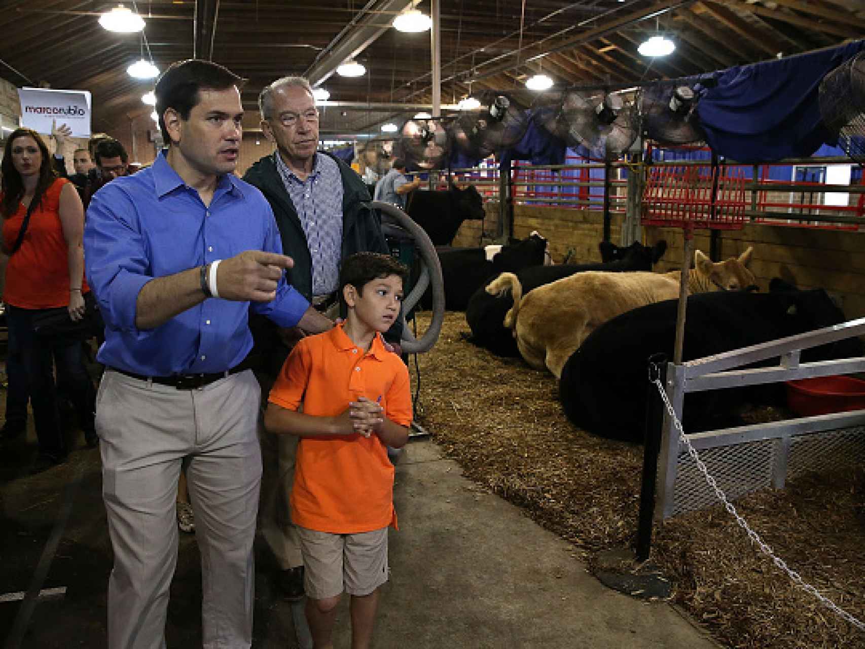 Rubio con uno de sus hijos en Iowa.