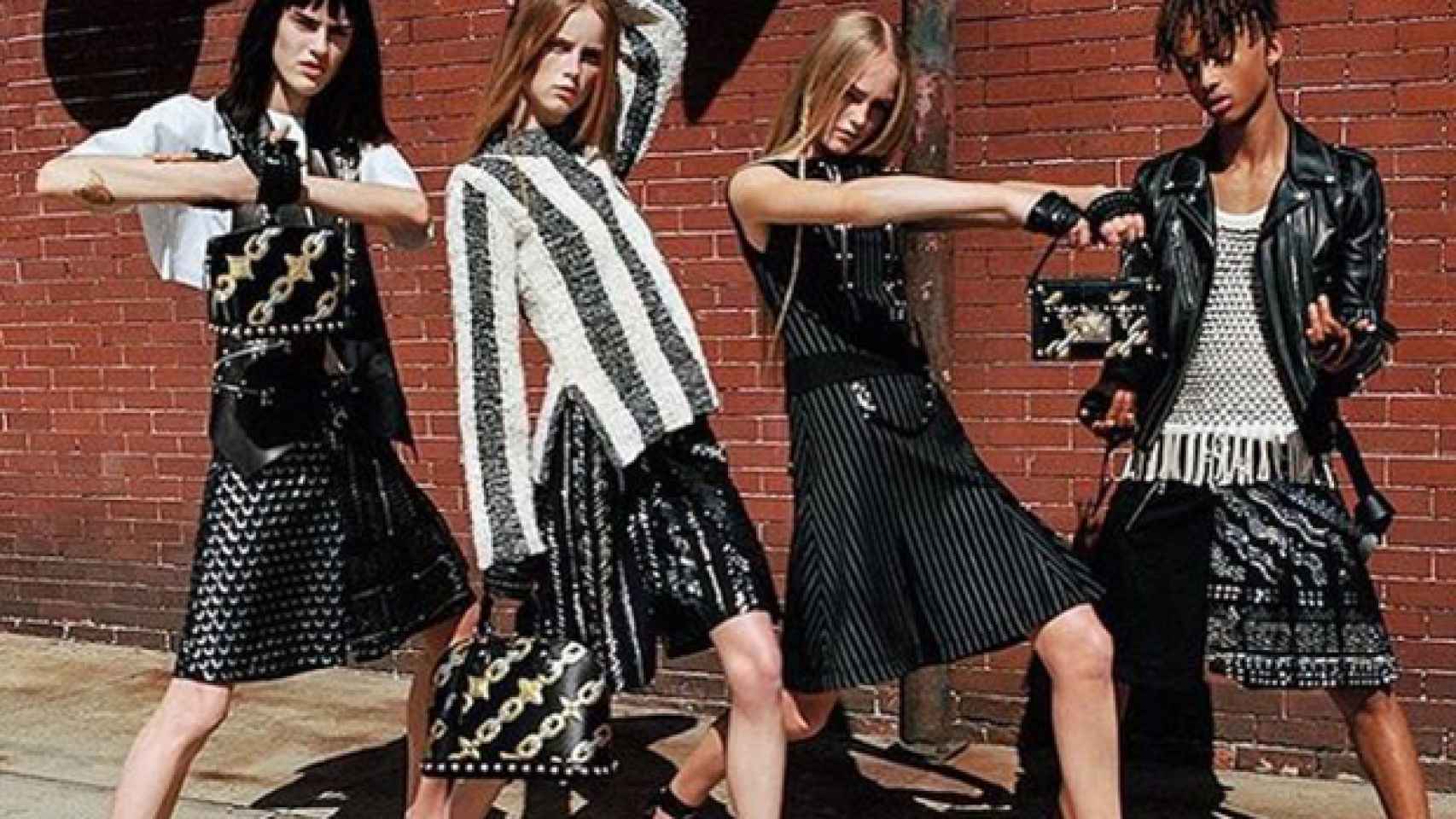 Jaden Smith con falda en la campaña publicitaria de Louis Vuitton
