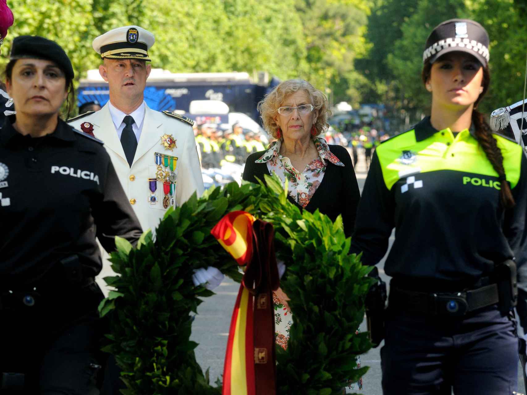 Carmena, con Caletrio durante la festividad de San Juan Bautista, patrón del Cuerpo de Policía.