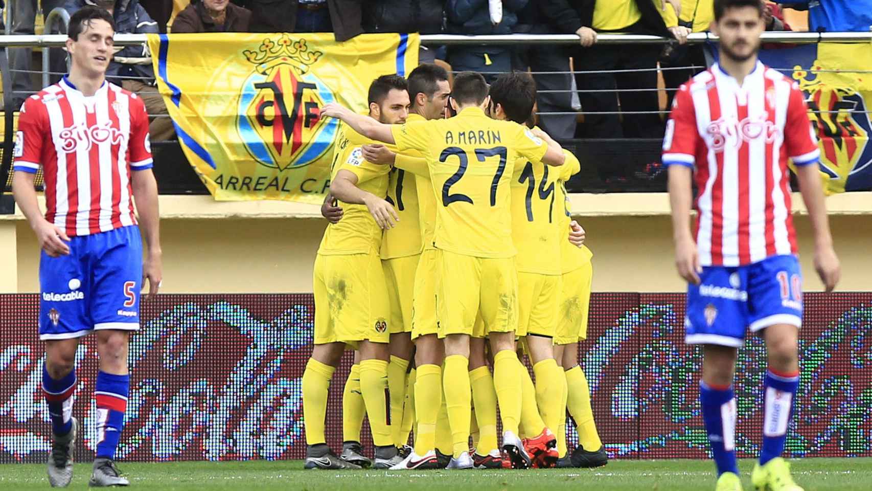 El Villarreal celebra un gol contra el Sporting.